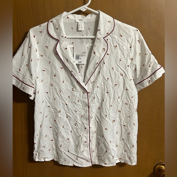 Forever 21 Cherry Print Pajama Set Shorts & Button Top NWT Women’s Small - Picture 4 of 8